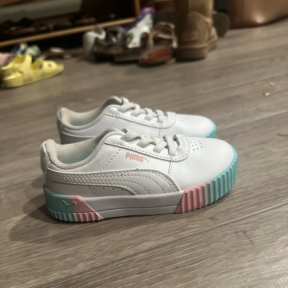 Kids Puma Shoes (7c)